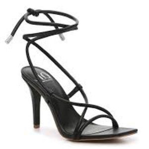 Jennifer Lopez pumps